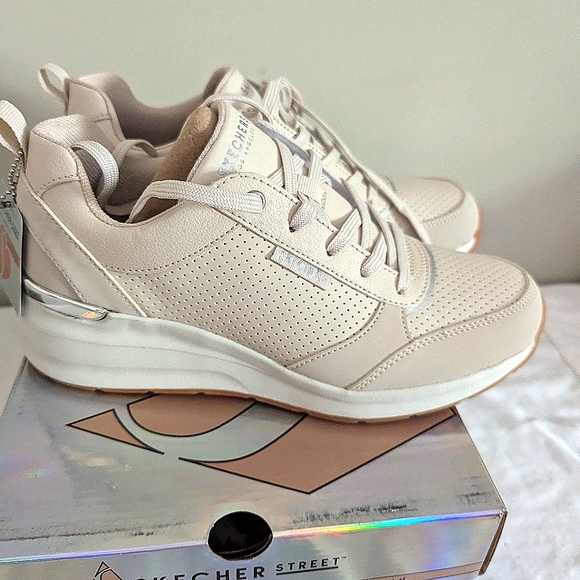 Skechers Street Billion wedge sneakers off-white size 8 - Picture 1 of 6